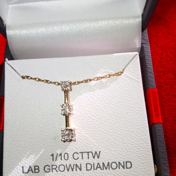 NWT 1/10 CTTW 3 Tier Diamond Pendant Necklace NOT GOLD PLATED - Picture 1 of 1